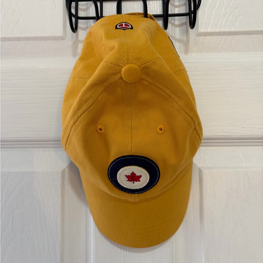 Men's Canada Cap with Maple Leaf Emblem